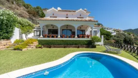 Villa for sale in Benahavis