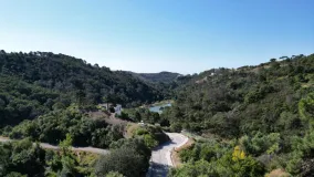 Plot for sale in Benahavis