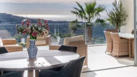 For sale Benahavis apartment with 3 bedrooms