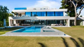 Villa a la venta de 6 dormitorios en Los Monteros Playa