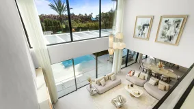 Villa a la venta de 6 dormitorios en Los Monteros Playa