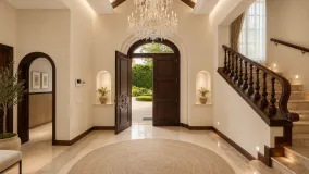For sale Guadalmina Baja villa with 8 bedrooms