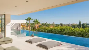 Villa for sale in Marbella Golden Mile with 7 bedrooms