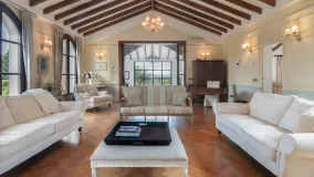 For sale villa in Valderrama Golf