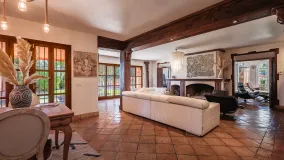 Comprar villa con 5 dormitorios en Finca La Judía