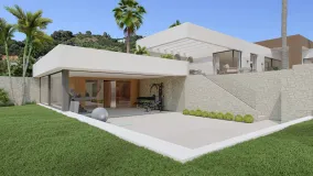 For sale villa with 5 bedrooms in Los Altos de los Monteros