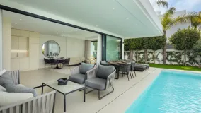 Se vende villa con 4 dormitorios en Rio Verde Playa