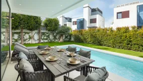 Se vende villa con 4 dormitorios en Rio Verde Playa