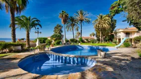 For sale villa with 9 bedrooms in Rincon de la Victoria