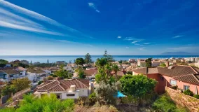 For sale villa with 9 bedrooms in Rincon de la Victoria