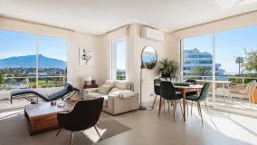 For sale penthouse in Guadalmina Alta with 3 bedrooms