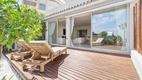 Apartamento planta baja en venta en Palacetes Los Belvederes