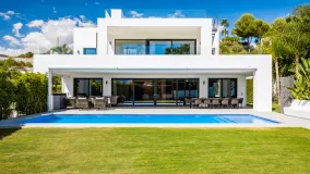 For sale Los Olivos villa with 7 bedrooms