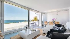 Duplex penthouse for sale in Calahonda Playa with 2 bedrooms