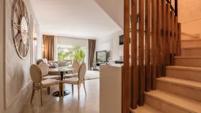 Duplex penthouse with 3 bedrooms for sale in Aloha Gardens