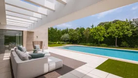 For sale El Paraiso villa with 5 bedrooms