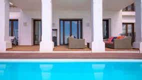 5 bedrooms villa in Benahavis for sale