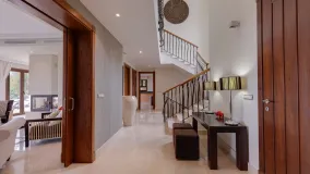 5 bedrooms villa in Benahavis for sale