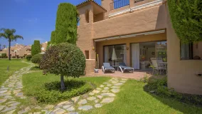 Estepona, apartamento planta baja en venta de 2 dormitorios