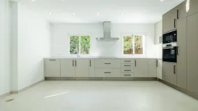 Estepona, villa a la venta