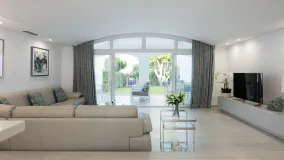 Adosado en venta en Estepona