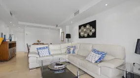 Apartamento de 4 dormitorios en venta en Marbella