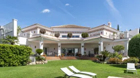 For sale villa in Altos del Paraiso with 6 bedrooms