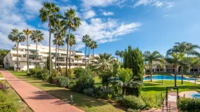 Apartamento en venta de 2 dormitorios en Nueva Andalucia