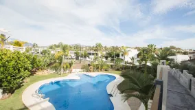 For sale town house with 3 bedrooms in Agra Residencial