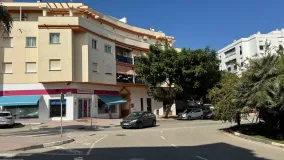4 bedrooms penthouse in Estepona Centre for sale