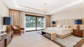 For sale Los Naranjos de Marbella villa with 5 bedrooms