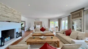 Villa de 5 dormitorios en venta en El Paraiso