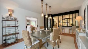 Villa de 5 dormitorios en venta en El Paraiso