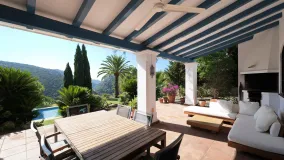 Benahavis Centro villa for sale