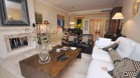 For sale apartment with 2 bedrooms in Alhambra del Golf