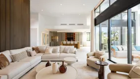 For sale Nueva Andalucia villa with 4 bedrooms