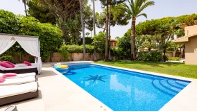 For sale villa in Los Monteros
