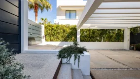 Se vende villa en El Campanario con 4 dormitorios