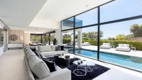 For sale 4 bedrooms villa in Los Monteros