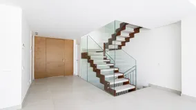 Se vende pareado en Alta Vista de 3 dormitorios