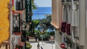 Se vende adosado en Estepona con 5 dormitorios