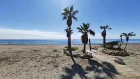 Se vende adosado en Estepona con 5 dormitorios