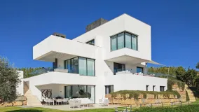 Monte Mayor villa for sale