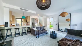 Semi detached villa for sale in Estepona with 3 bedrooms
