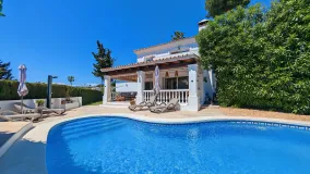 Villa for sale in Calahonda