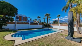 Villa in Las Chapas for sale