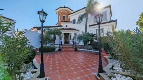 Villa in Las Chapas for sale
