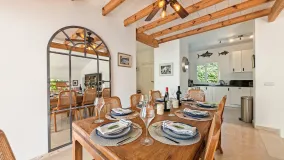 For sale Calahonda villa with 3 bedrooms