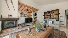 For sale Calahonda villa with 3 bedrooms