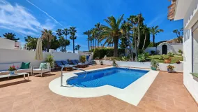 For sale Calahonda villa with 3 bedrooms